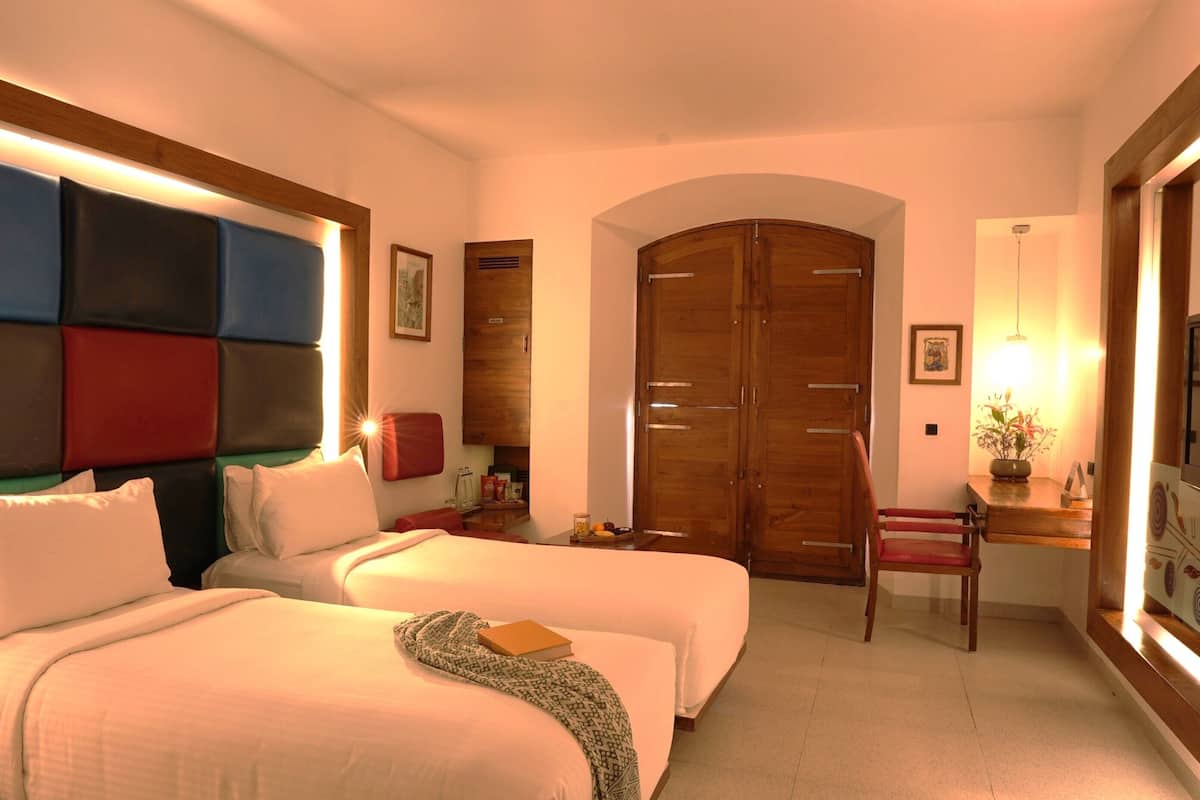 Premium bedding, pillowtop beds, minibar, in-room safe