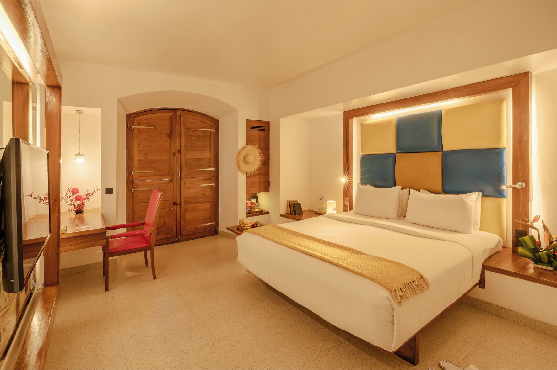 Standard Room, 1 Double Bed | Premium bedding, pillowtop beds, minibar, in-room safe