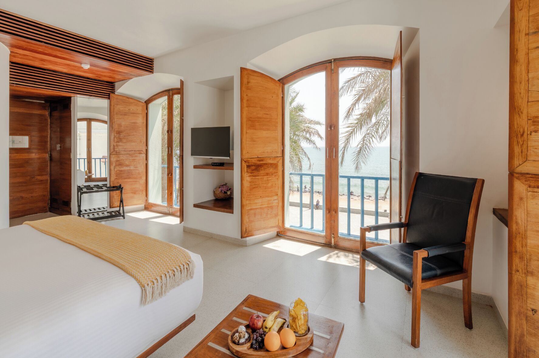 Ropa de cama de alta calidad, colchones con pillow-top y minibar 