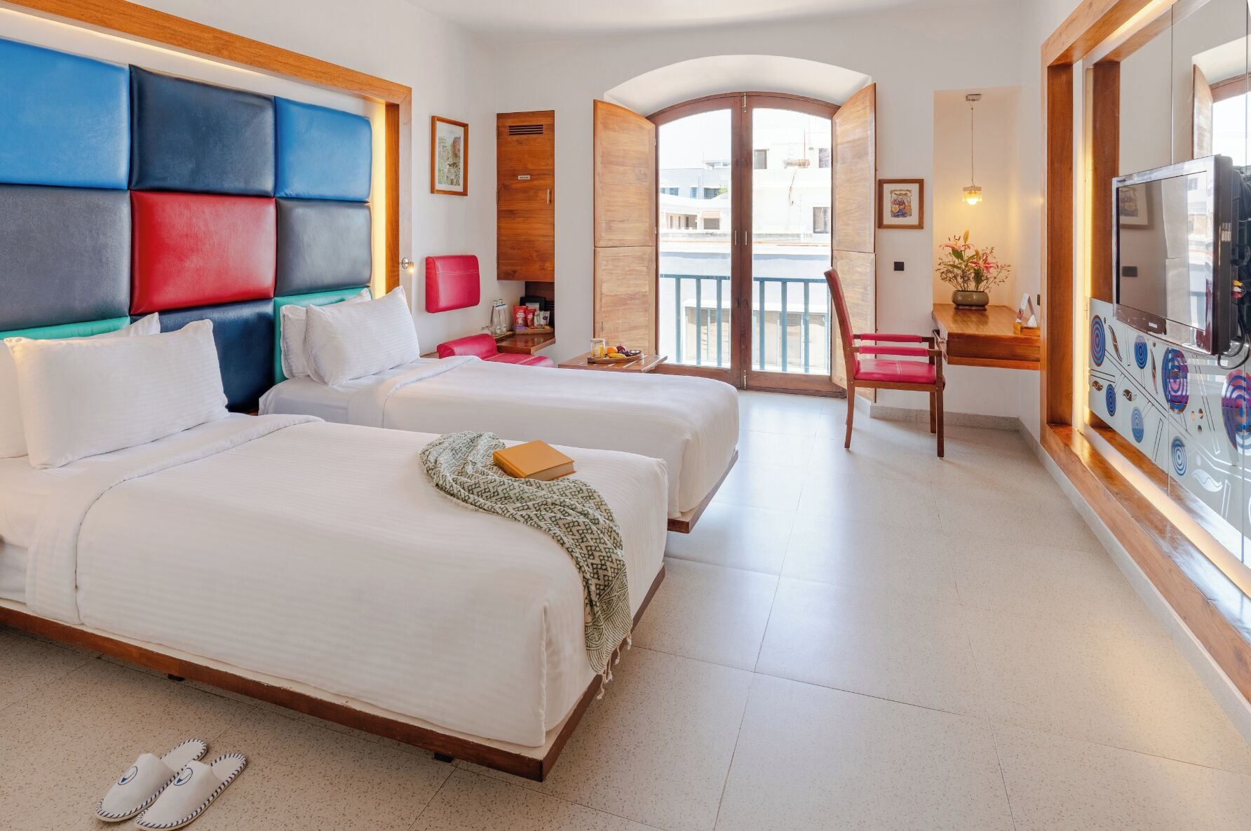 Deluxe Room, 2 Twin Beds | Premium bedding, pillowtop beds, minibar, in-room safe