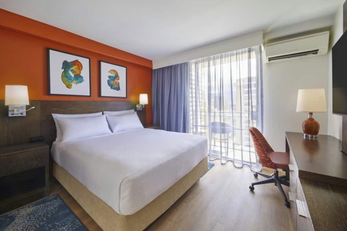 Standard Studio, 1 Katil Ratu (Queen), Non Smoking, Balcony | 1 bilik tidur, peralatan tempat tidur premium, tilam berlapik
