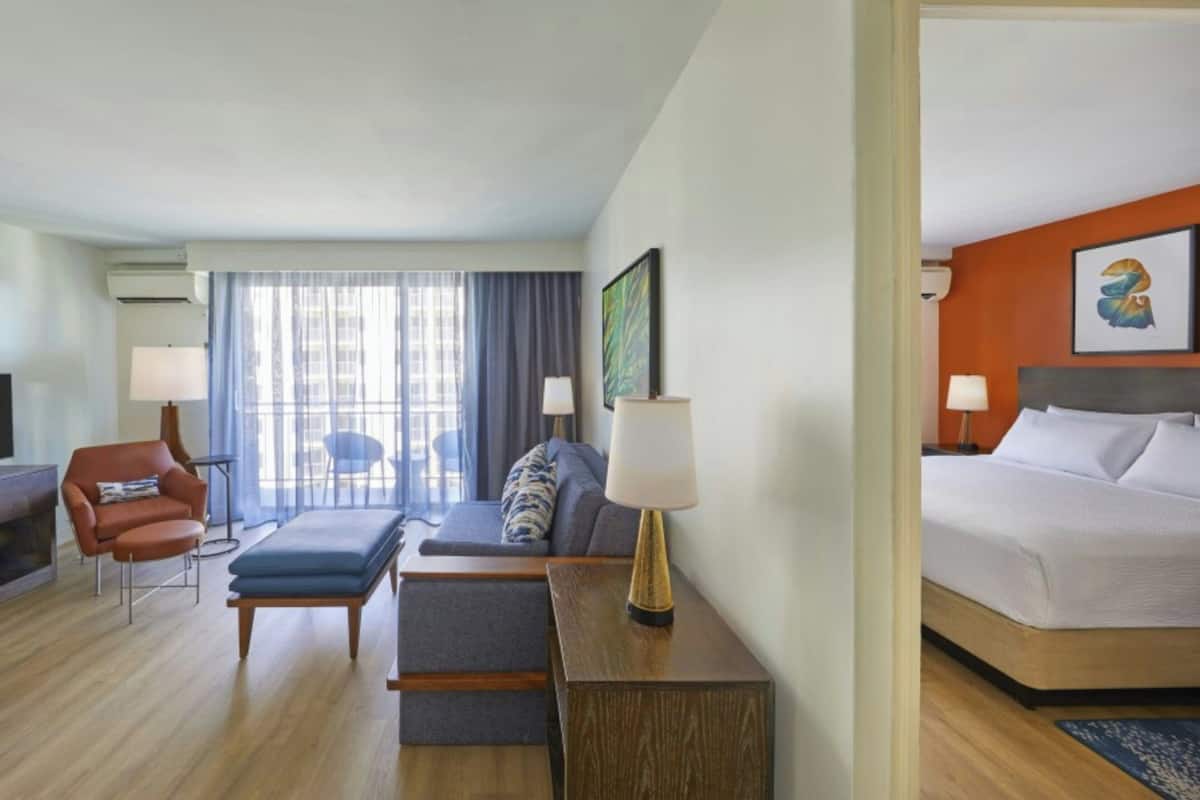 Suite, Non Smoking | 1 bilik tidur, peralatan tempat tidur premium, tilam berlapik