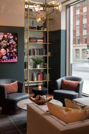 Cocktail bar - Hotel 1000, in The Unbound Collection by Hyatt (Seattle)
