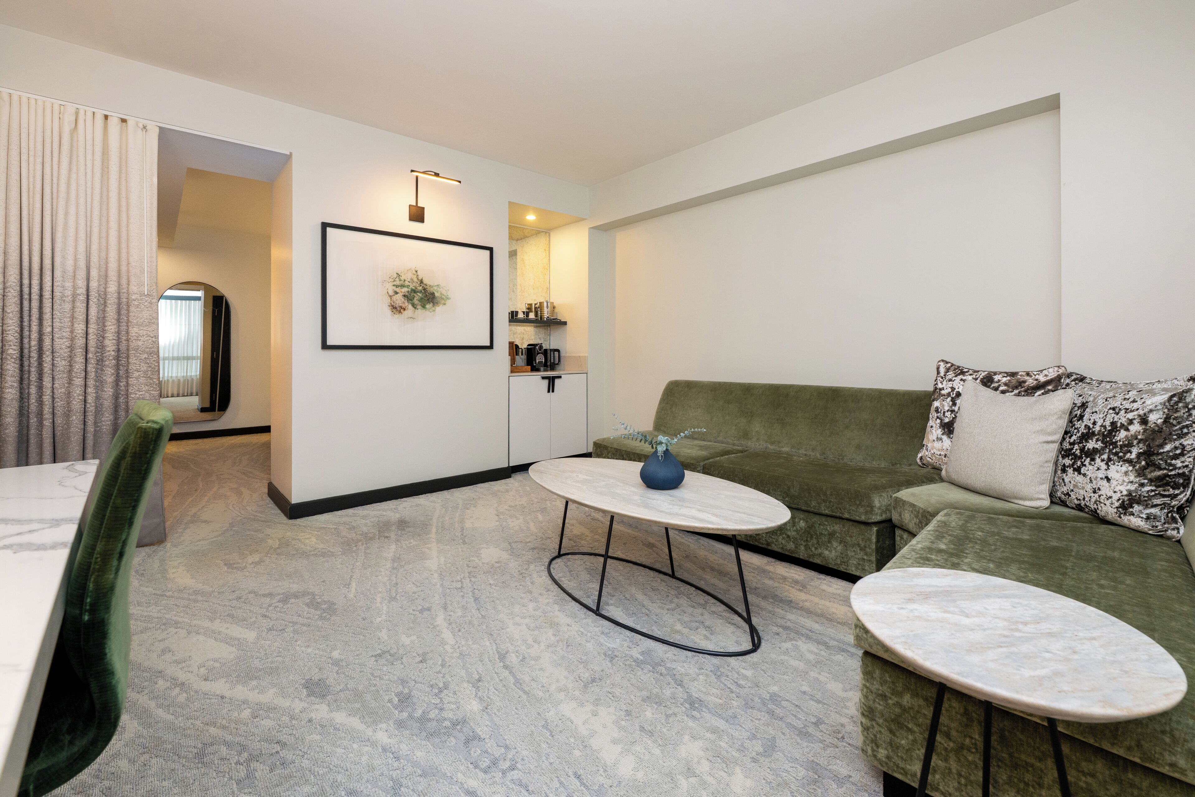 Premium Suite, 1 King Bed | Living area