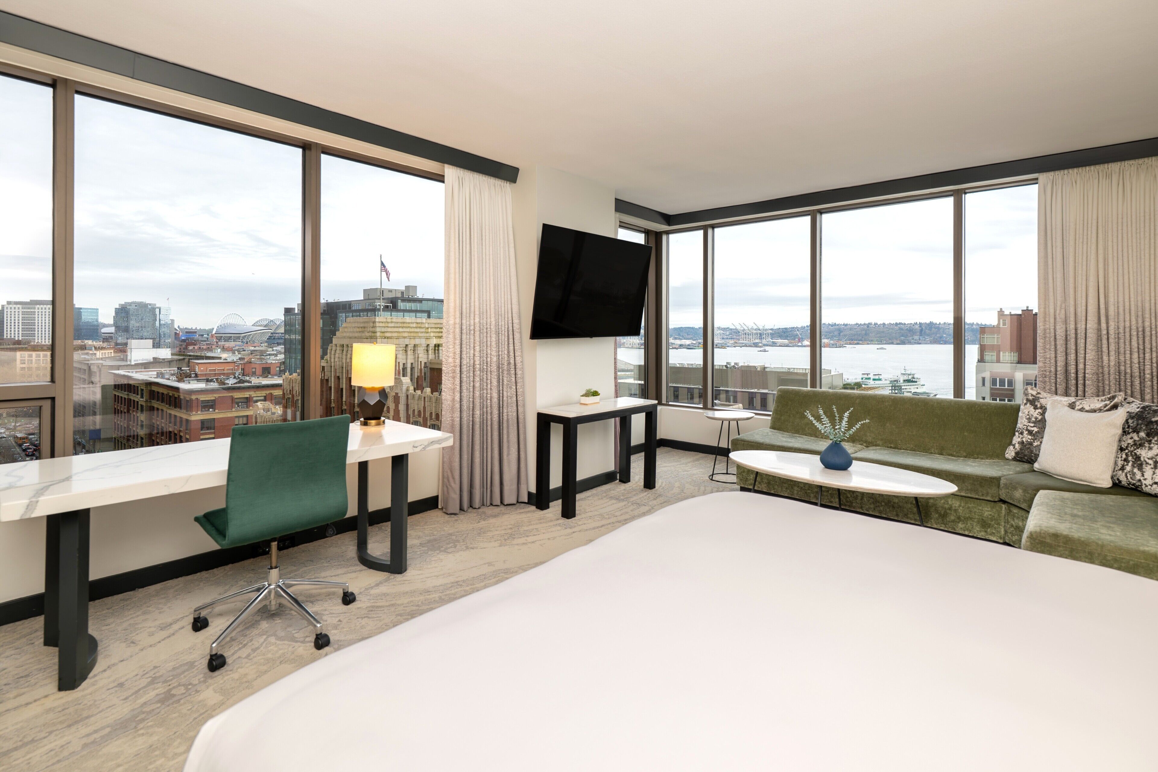 Zimmer, 1 King-Bett, Eckzimmer (Water View)