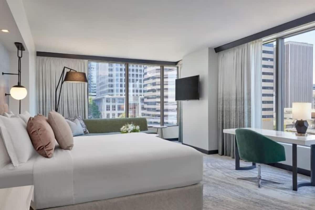 Premium bedding, minibar, in-room safe, desk