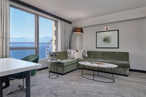 Junior Suite, 1 King Bed, Bay View (Deluxe) | Living area