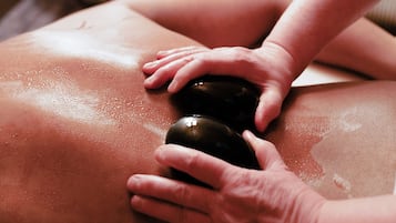 Salas de tratamiento para parejas, sauna y tratamientos corporales