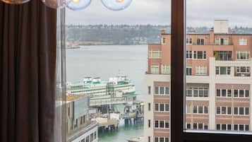Presidential Suite | Dining room