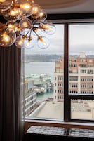 Presidential Suite | Dining room