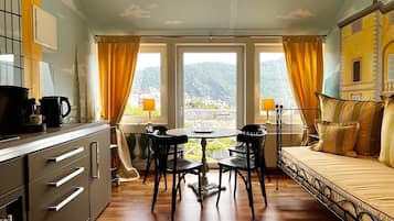 Superior-Apartment (Toskana) | Wohnbereich | Flachbildfernseher