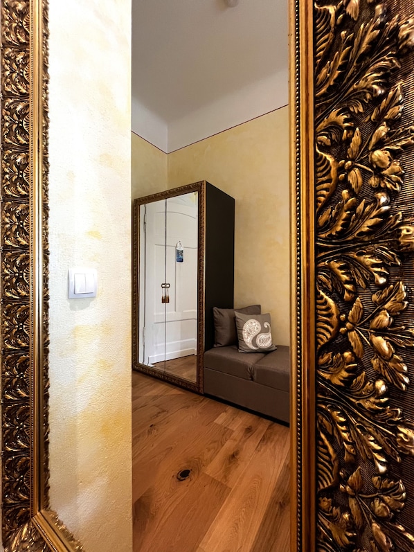 Comfort Apartment (Provence) | Wardrobe