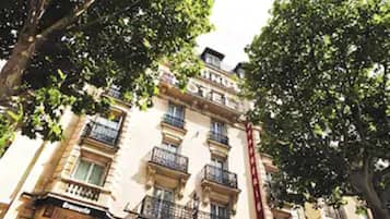 Fachada de la propiedad