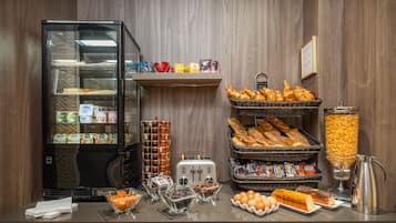 Desayuno buffet diario (EUR 11 por persona)