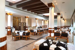 Daily buffet breakfast (INR 735 per person)