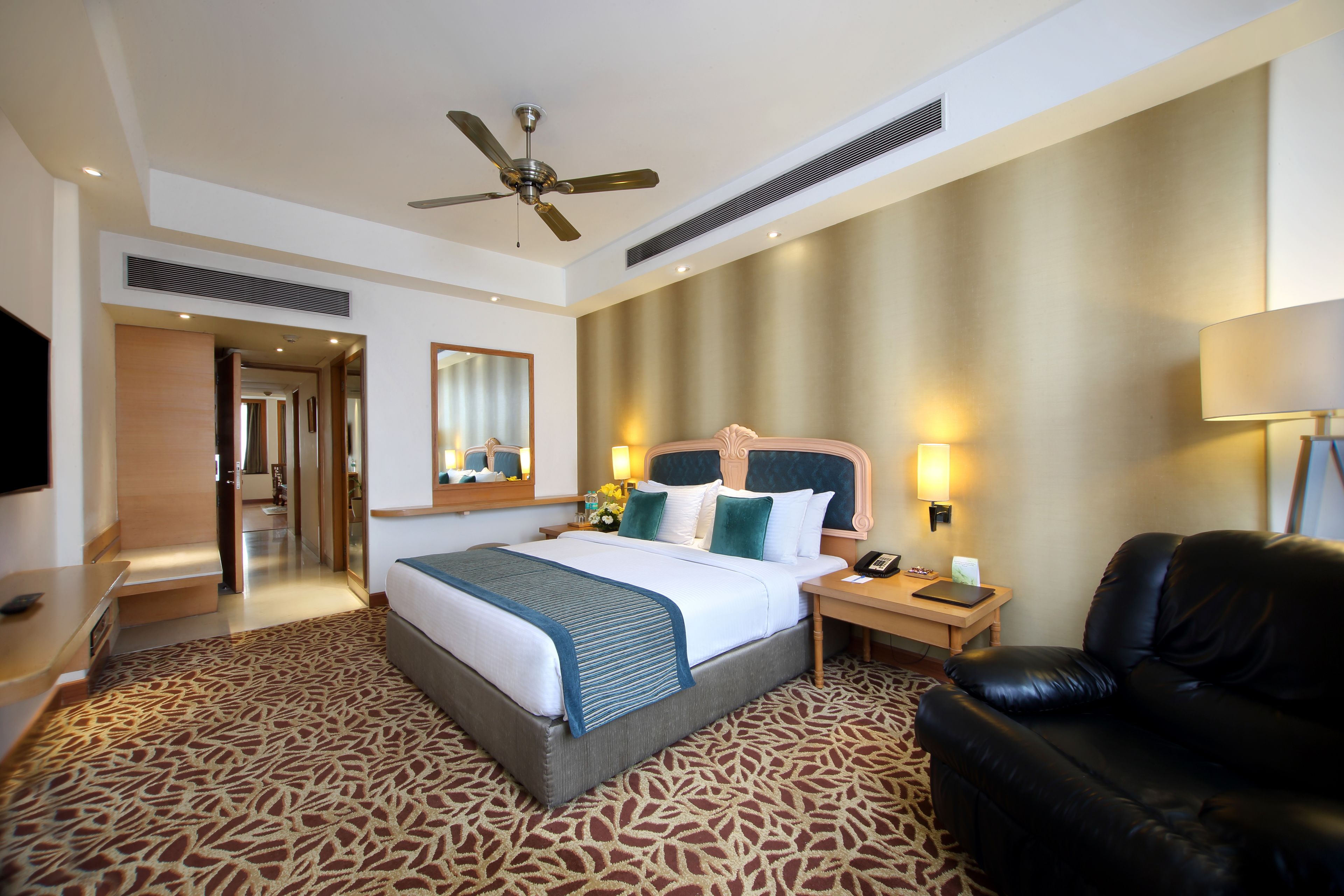 standard suite | 1 bedroom, egyptian cotton sheets, premium bedding, down duvets