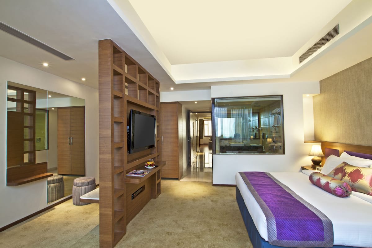 standard suite | 1 bedroom, egyptian cotton sheets, premium bedding, down duvets