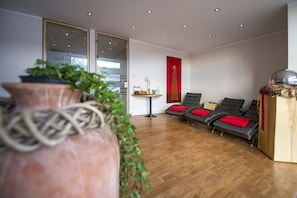 Body treatments, hydrotherapy, aromatherapy, hot stone massages