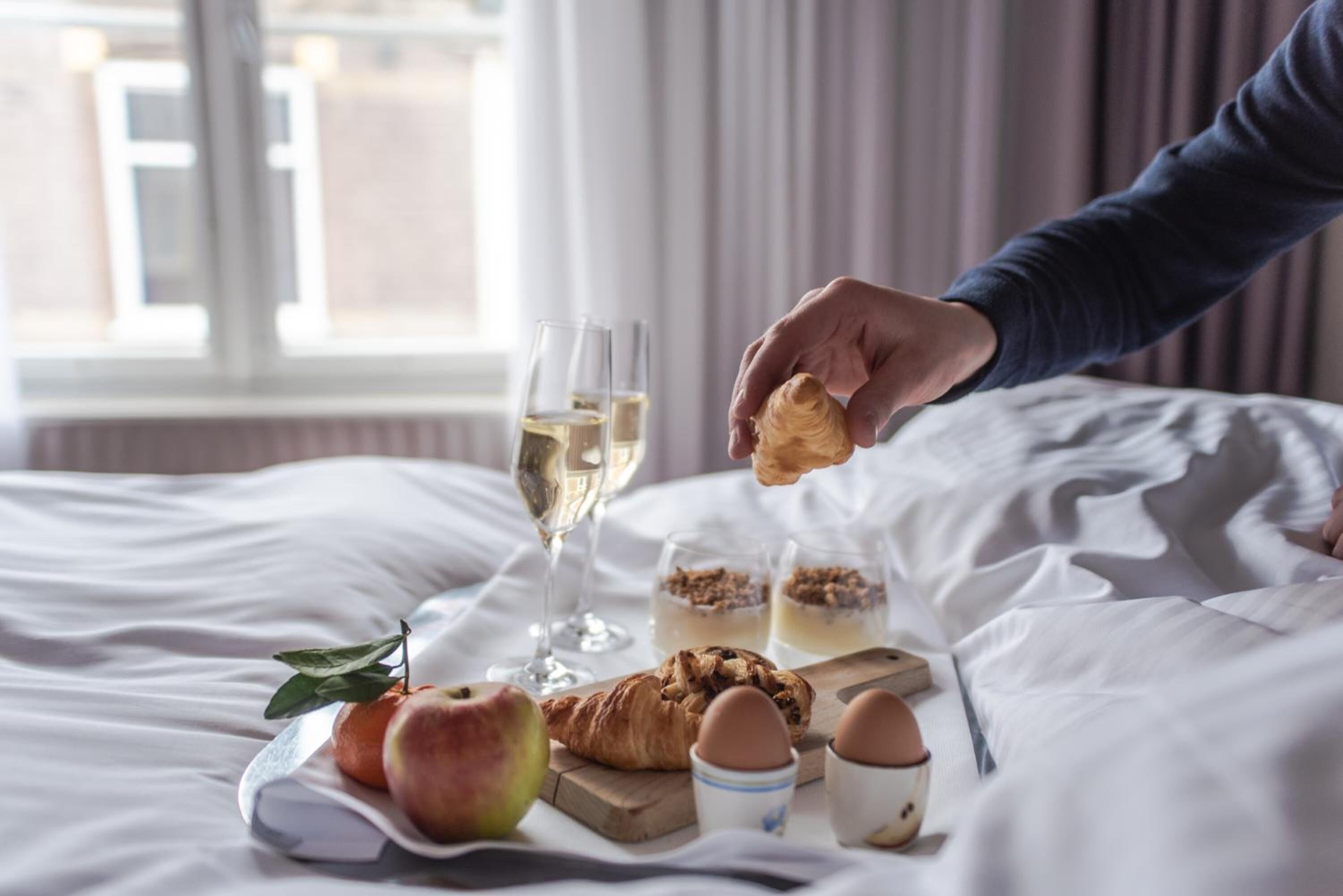 1 bedroom, frette italian sheets, premium bedding