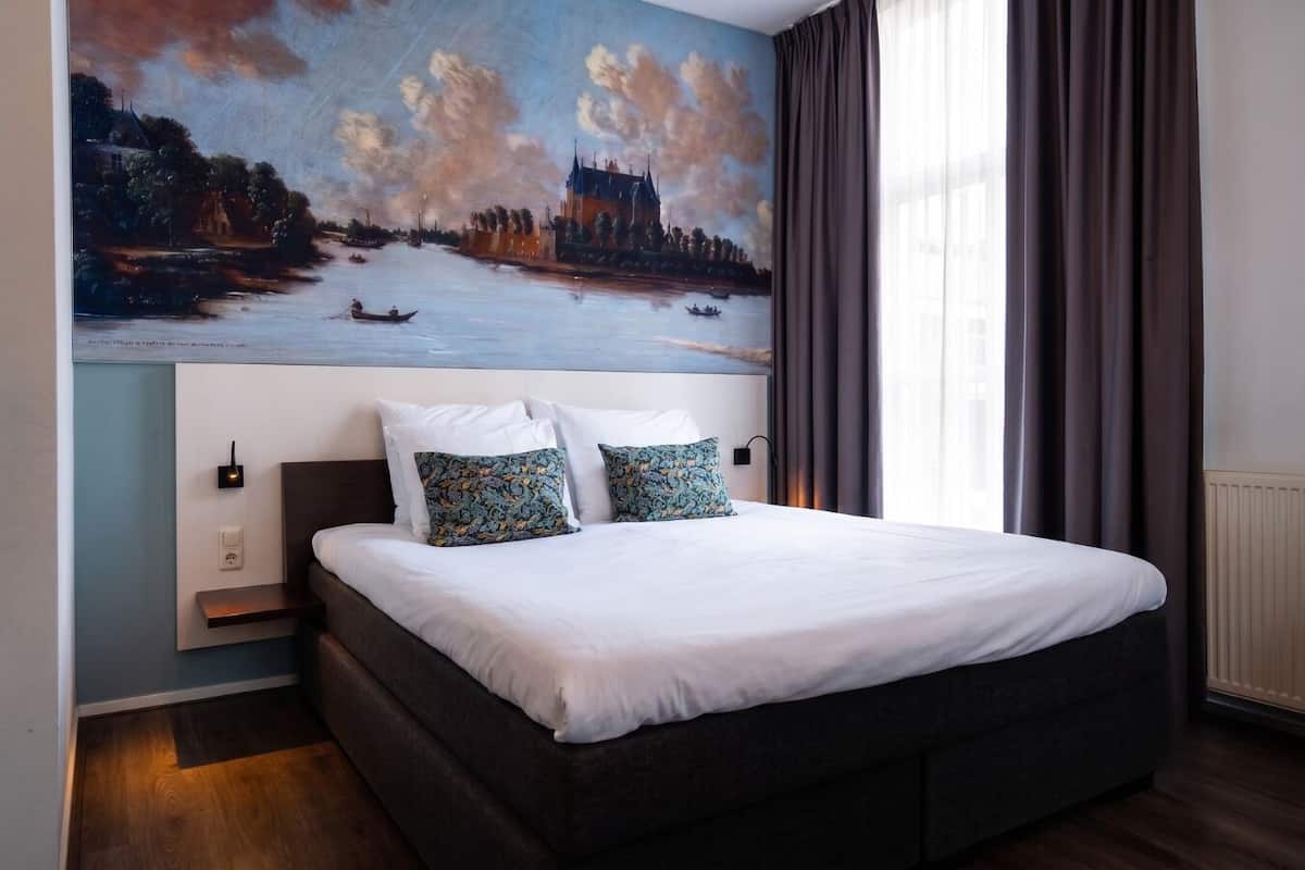 Deluxe Room | Frette Italian sheets, premium bedding, desk