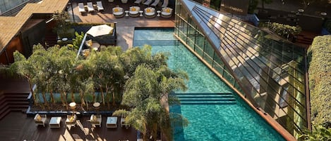 Outdoor pool, sun loungers