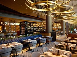 2 restaurantes: opção de café da manhã, almoço e jantar