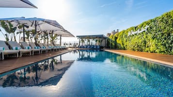 Outdoor pool, sun loungers