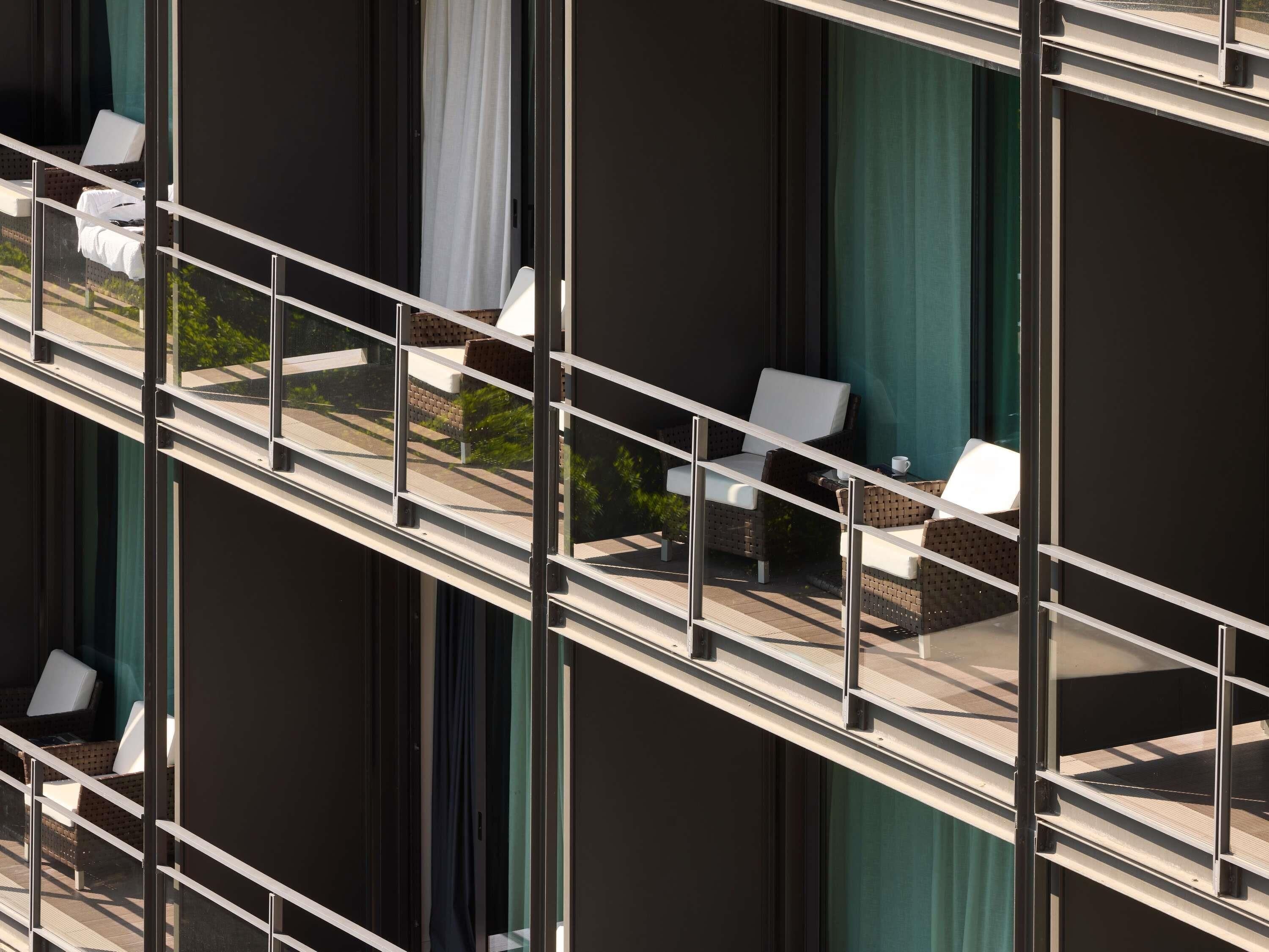 Chambre luxueuse, 1 très grand lit, balcon, vue sur la mer | Literie hypoallergénique, minibar, coffre-fort, système d’insonorisation