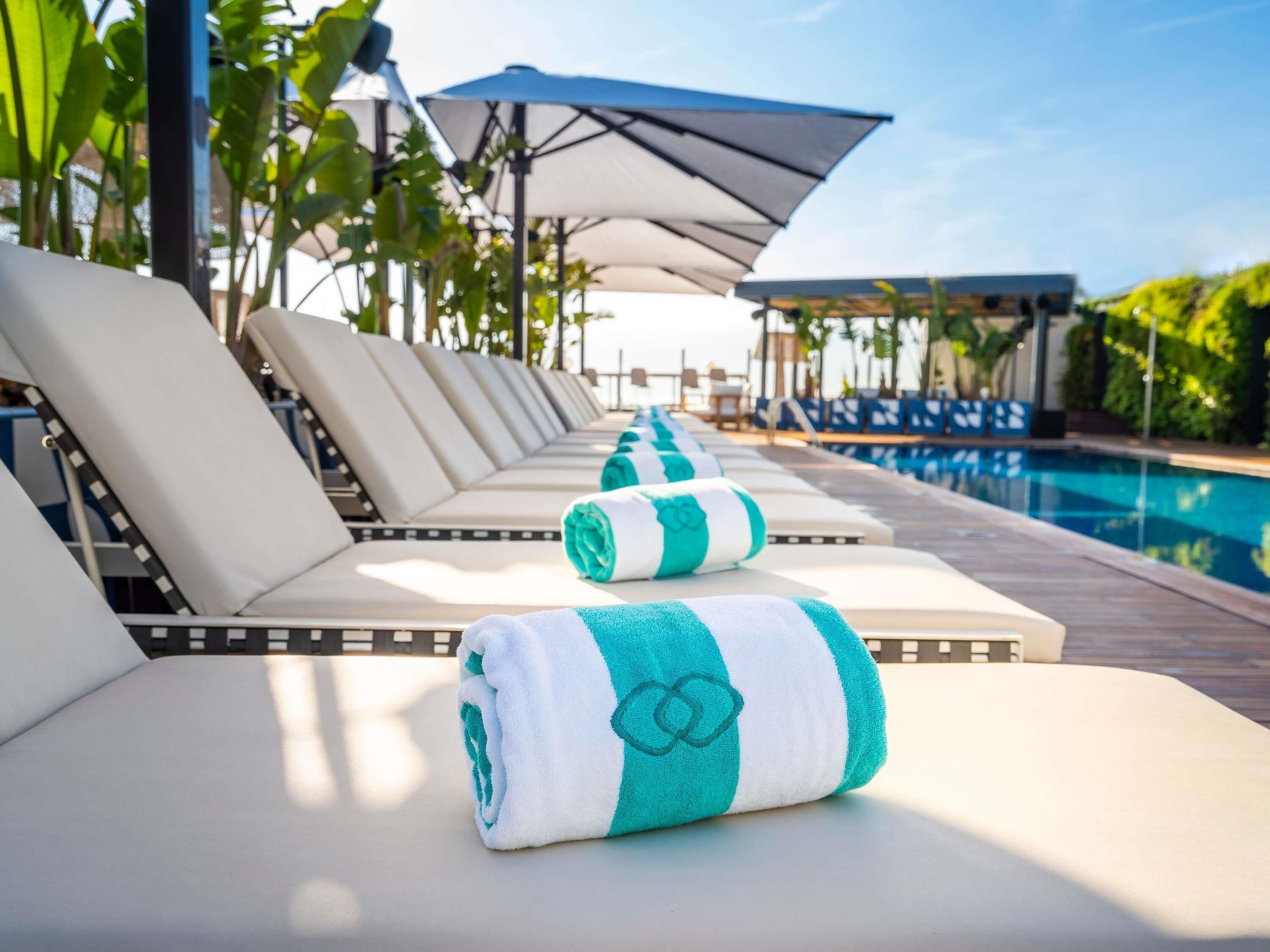 Outdoor pool, pool loungers