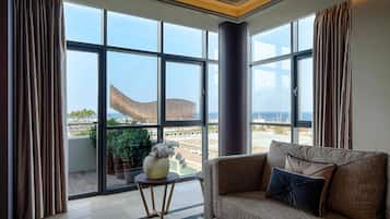 Bộ đồ giường kháng dị ứng, minibar, két bảo mật tại phòng