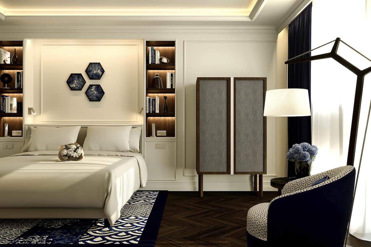 Hypo-allergenic bedding, minibar, in-room safe, soundproofing