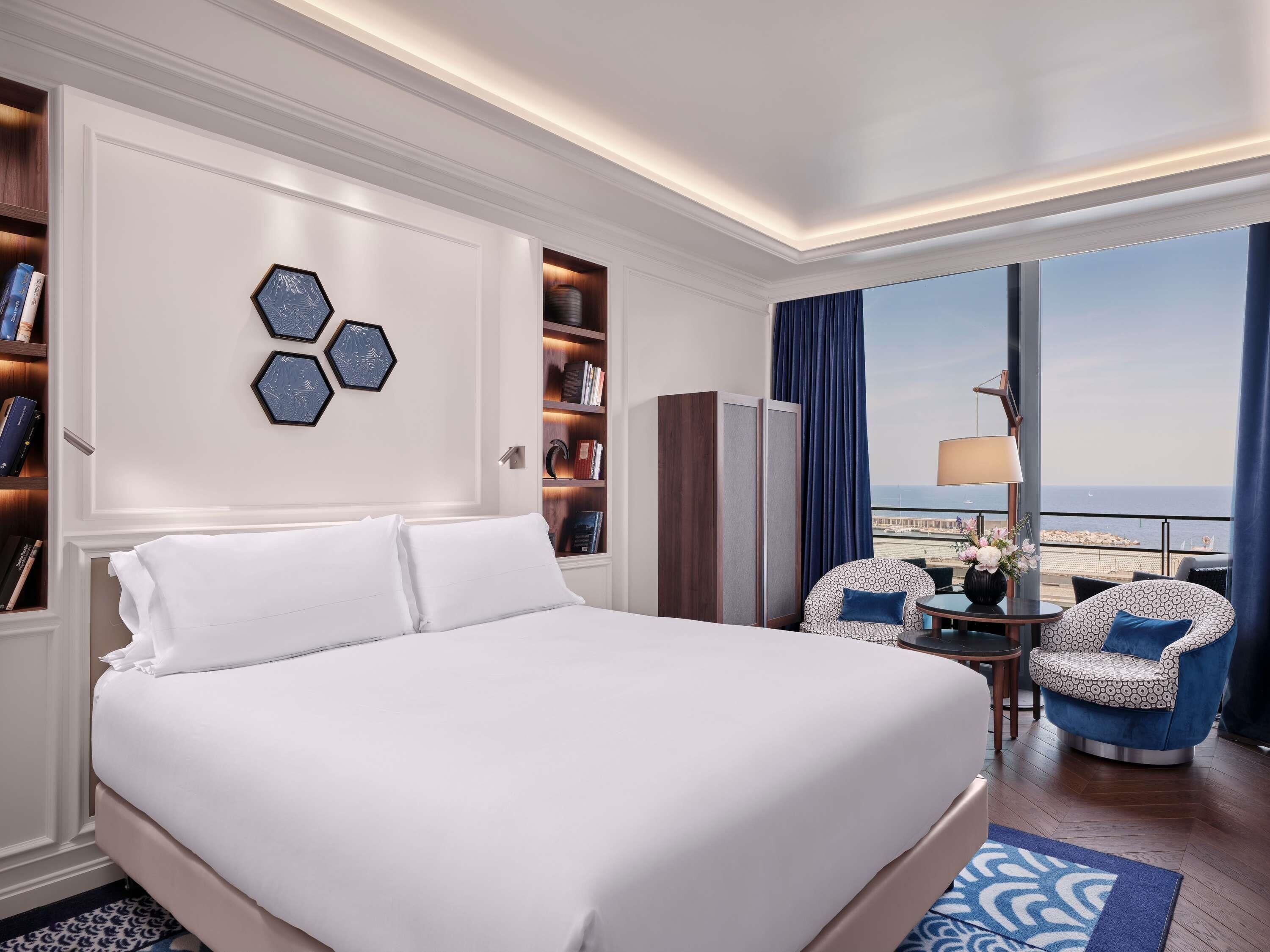 Chambre Luxe, 1 très grand lit, balcon, vue mer | Literie hypoallergénique, minibar, coffres-forts dans les chambres