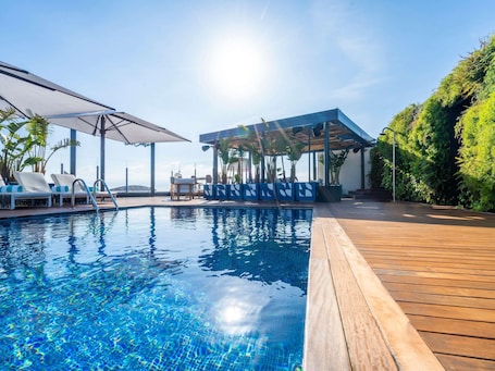 Fachada. Sofitel Barcelona Skipper