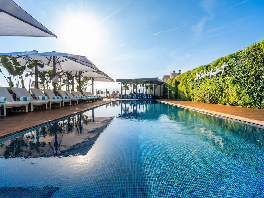 Outdoor pool, pool loungers