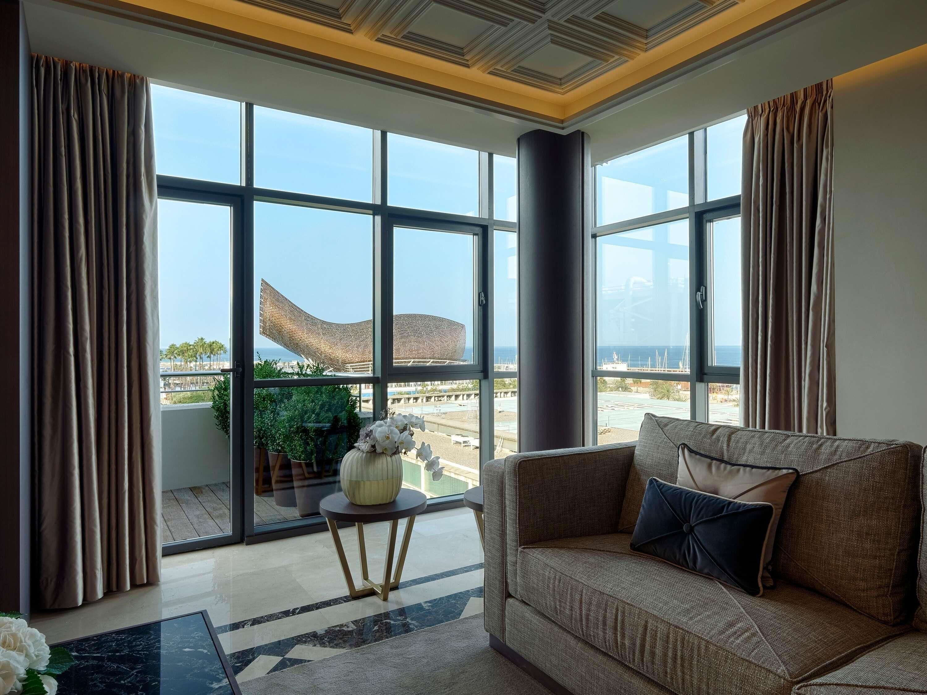 Allergivenligt sengetøj, minibar, pengeskab på værelset, lydisolering