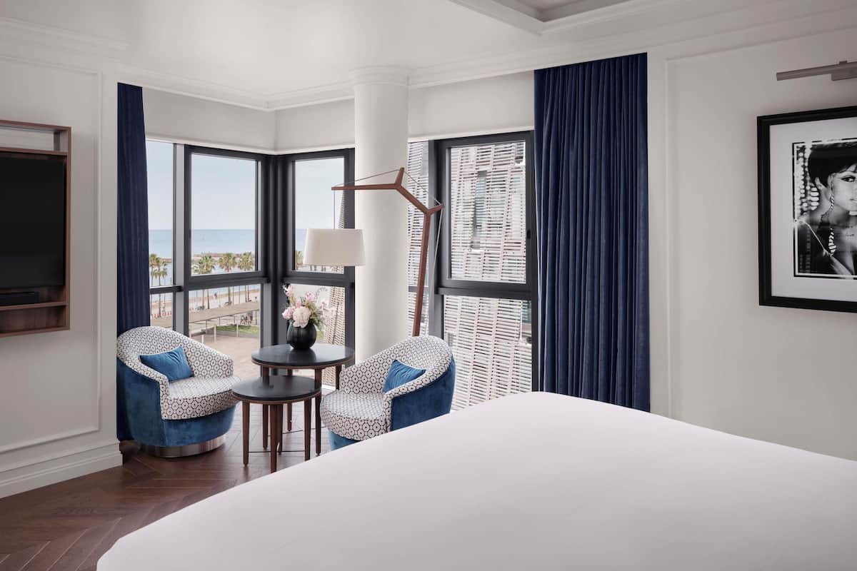 Habitació prèmium, 1 llit de matrimoni gran, vistes a l'oceà | Roba de llit hipoal·lergògena, minibar i caixa forta a l'habitació