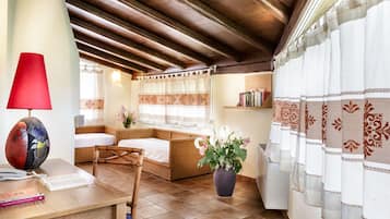 Suite | 1 bedroom, hypo-allergenic bedding, down comforters, minibar