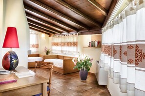 Suite | 1 bedroom, hypo-allergenic bedding, down comforters, minibar