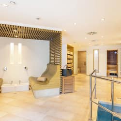 Sauna, vasca idromassaggio, bagno turco, trattamenti per il corpo