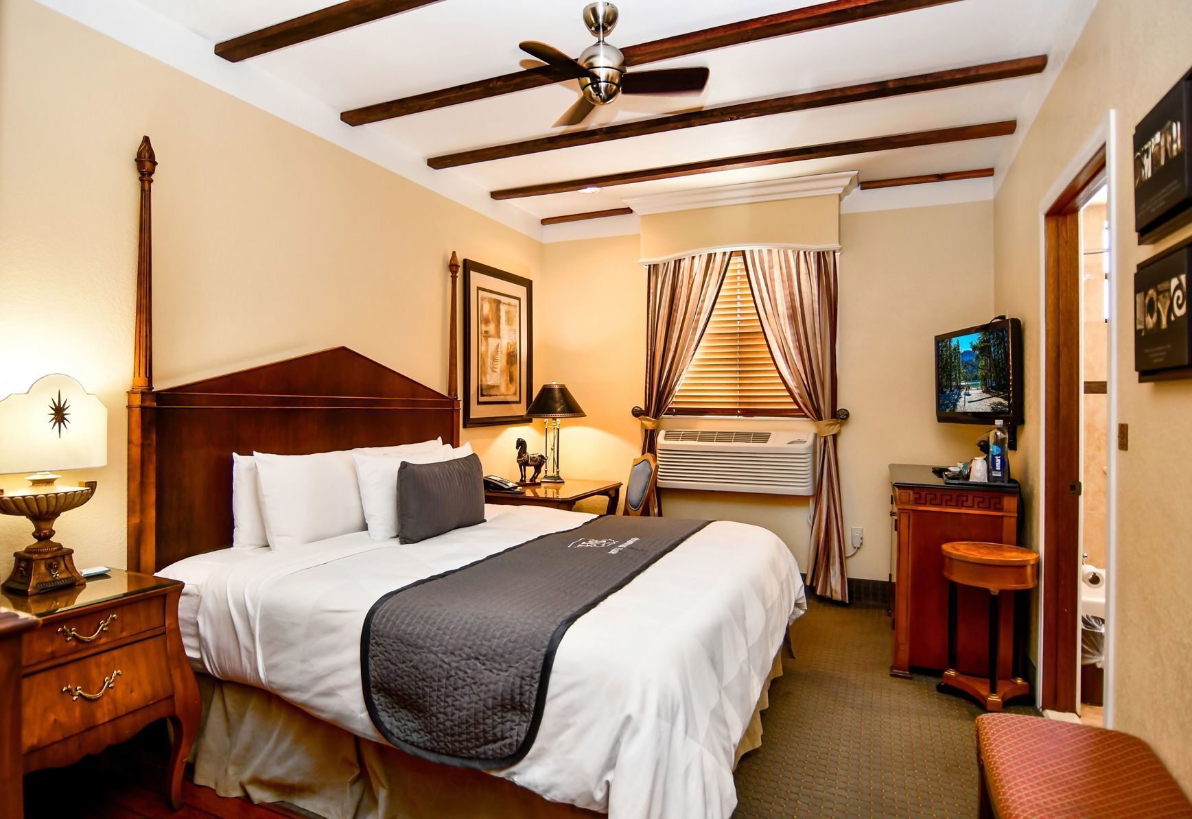 Premium bedding, minibar, desk, iron/ironing board