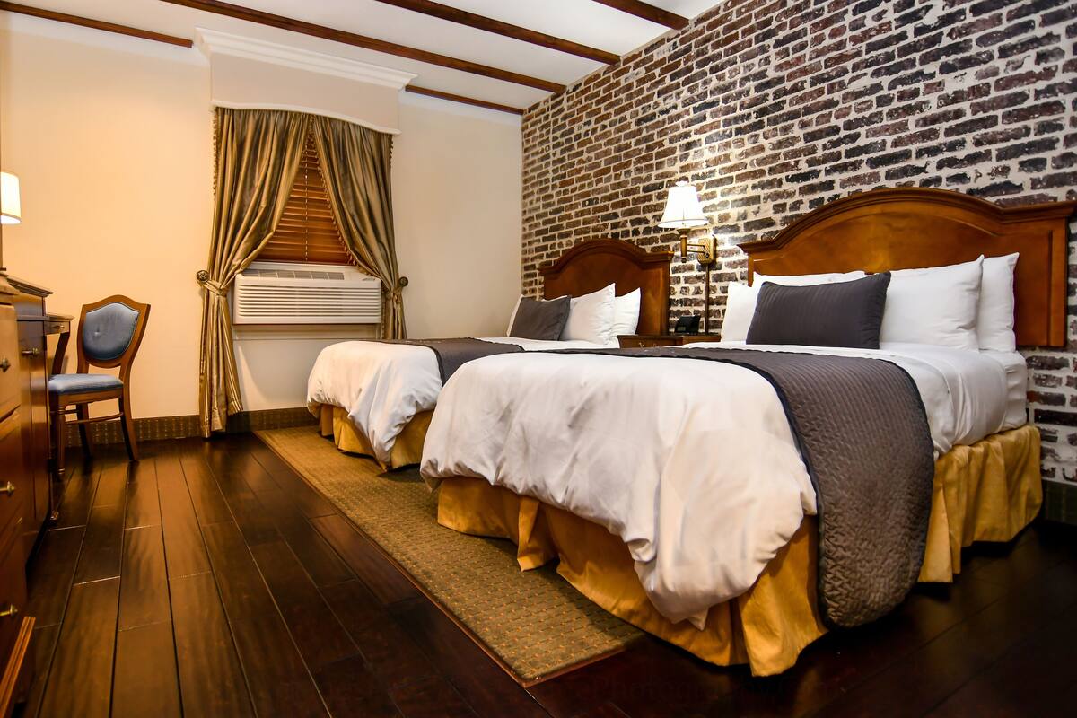 deluxe double room, 2 double beds | premium bedding, minibar, desk, iron/ironing board