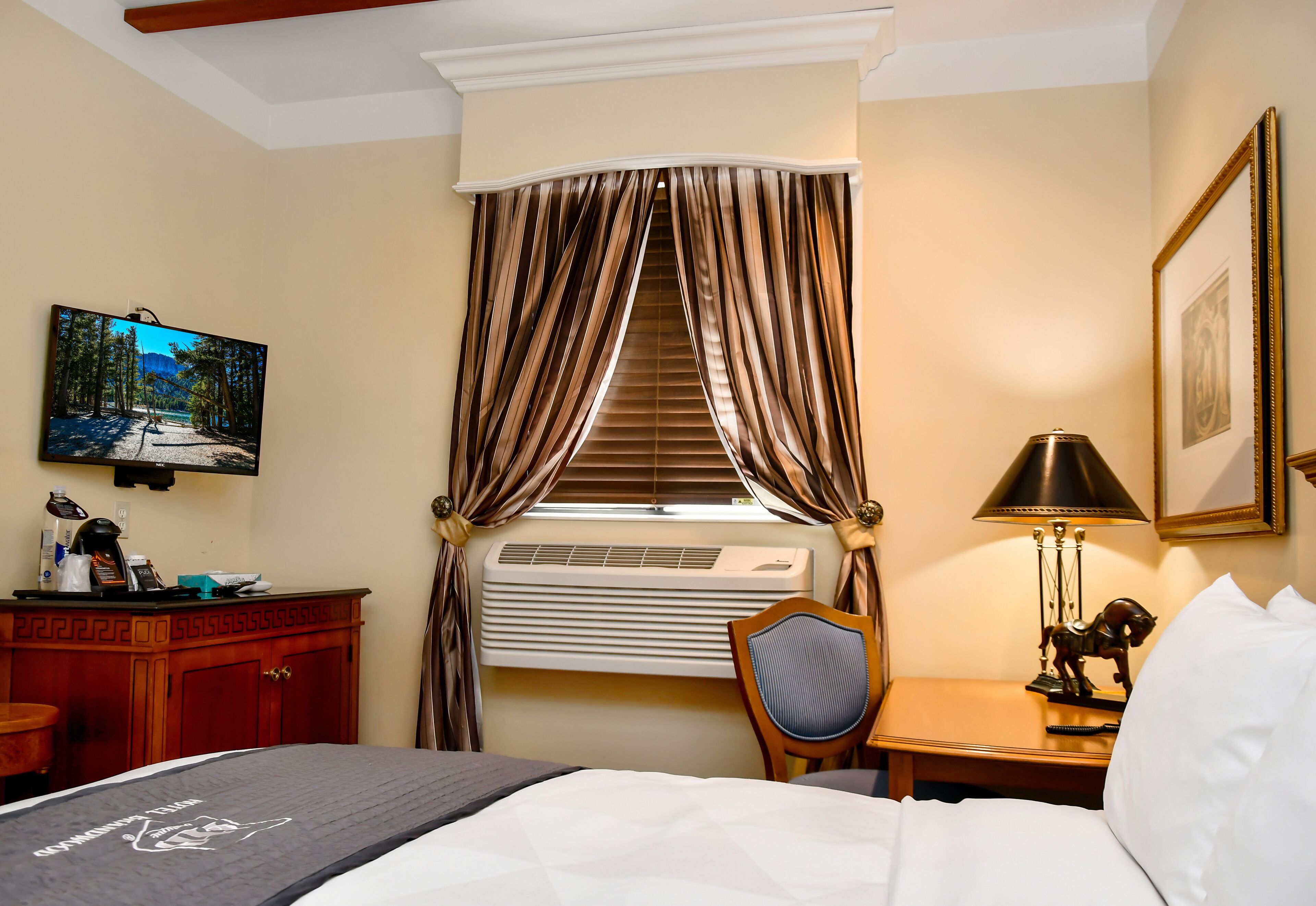 premium bedding, minibar, desk, iron/ironing board