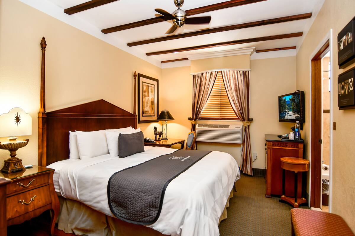 premium bedding, minibar, desk, iron/ironing board