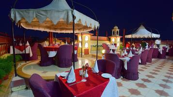 Aamiainen, lounas ja illallinen