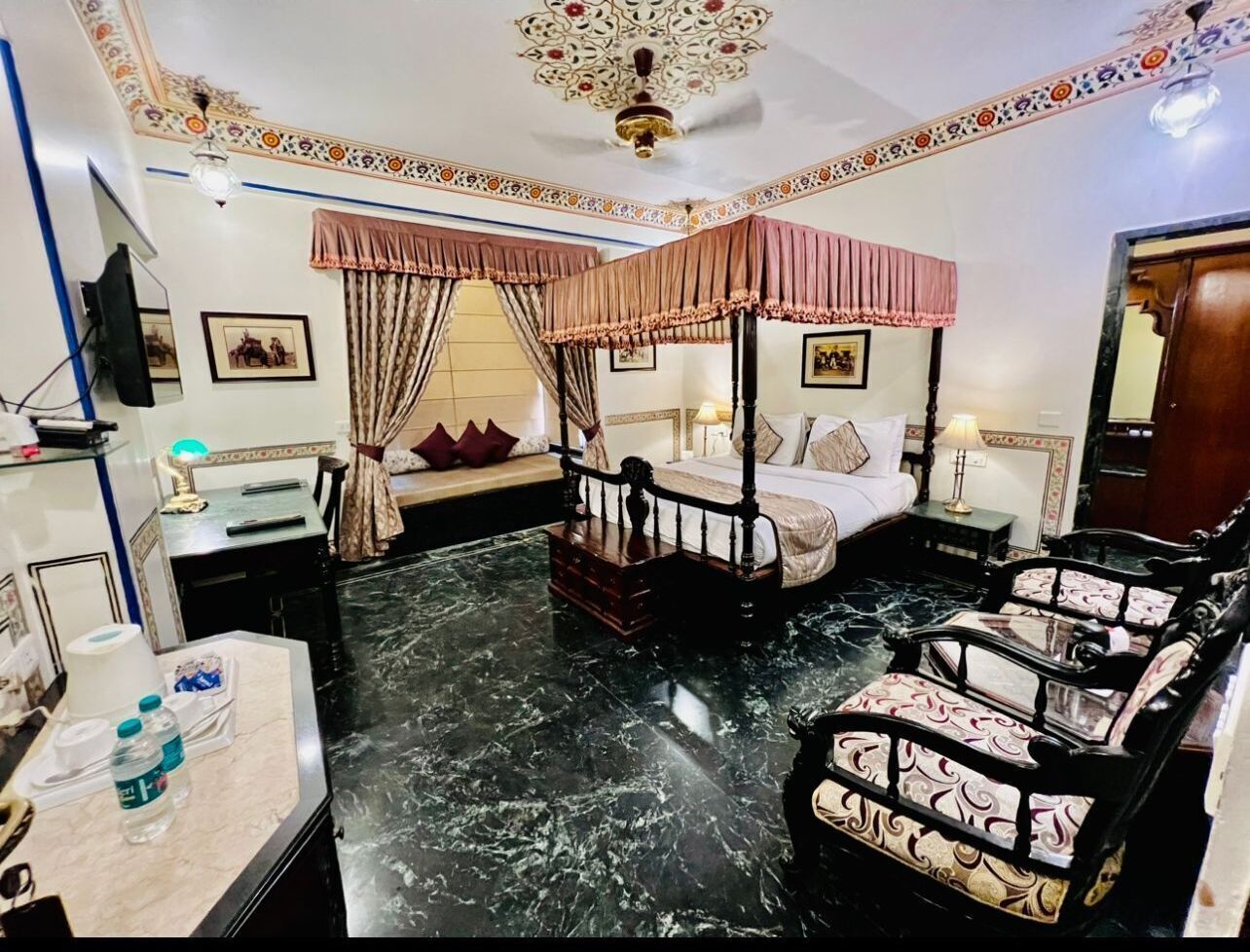 royal deluxe - free pick-up on arrival (train/bus station only) | minibar, in-room safe, desk, iron/ironing board