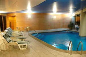 Indoor pool, pool loungers