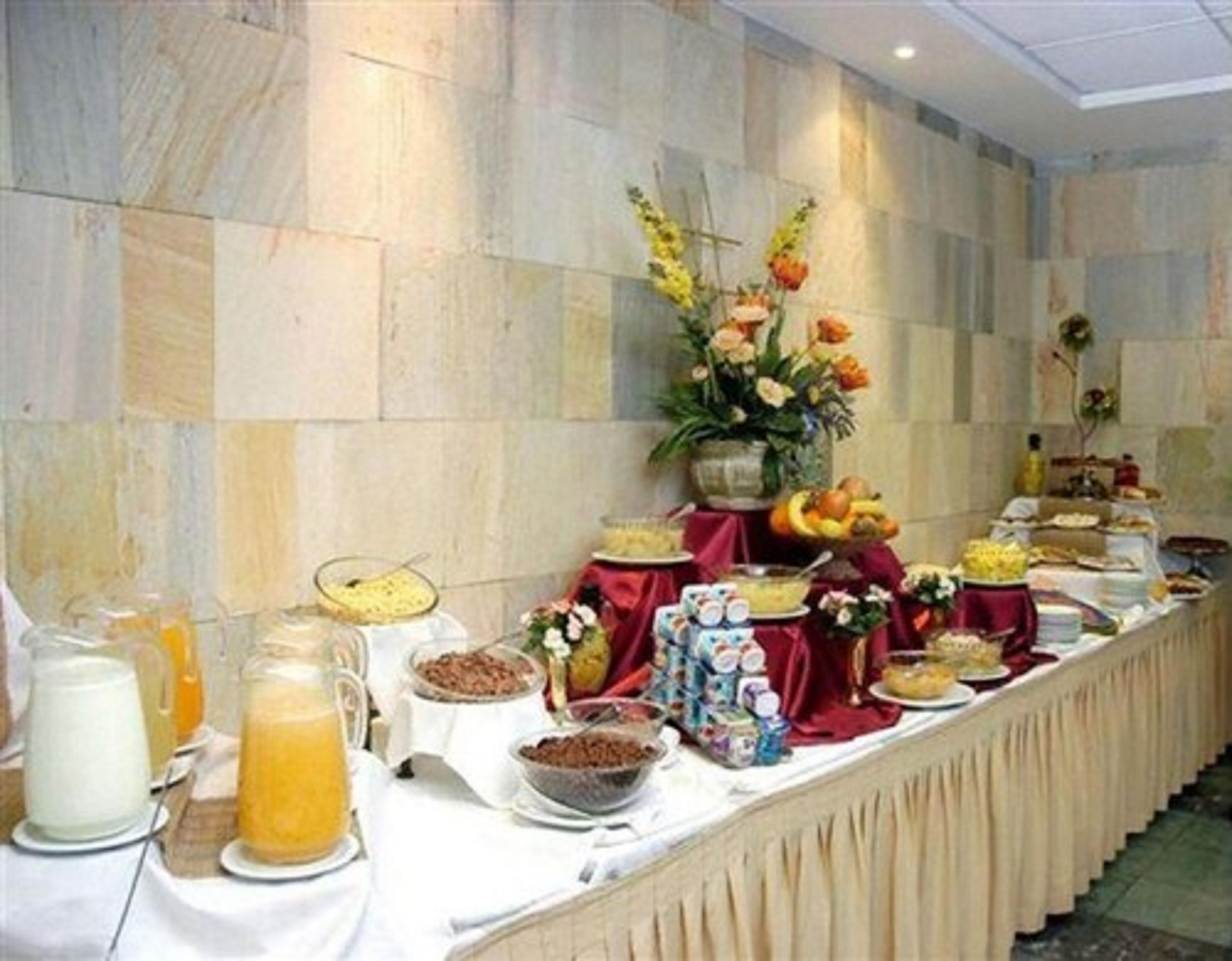 breakfast, lunch, dinner served; local cuisine