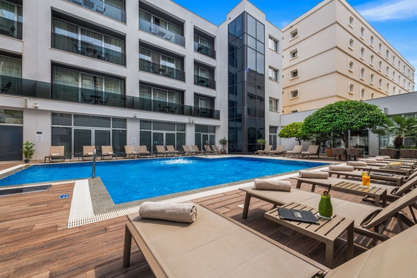 Indoor pool, seasonal outdoor pool