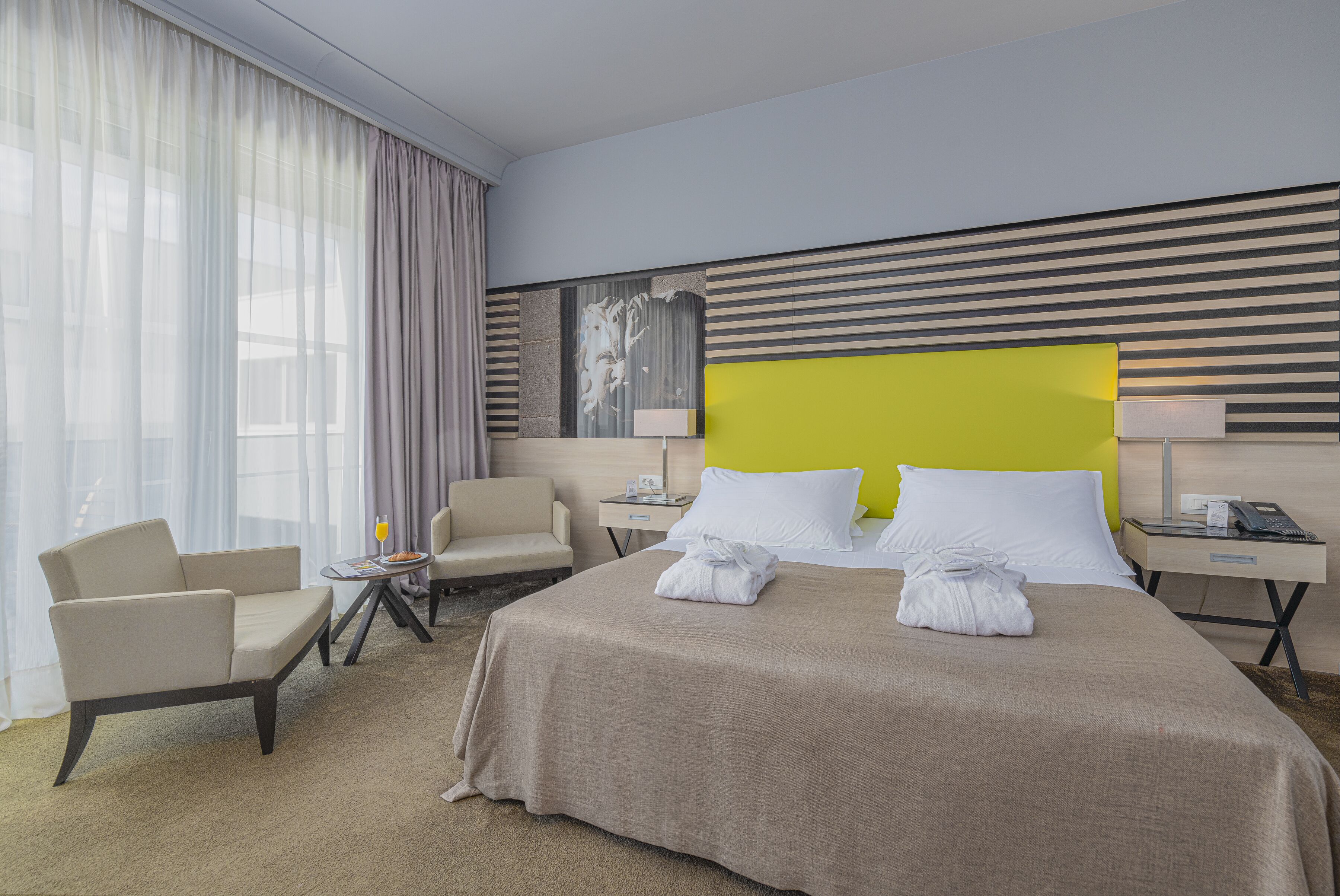 executive room, balcony (4 * ) | 2 bedrooms, in-room safe, individually decorated, individually furnished