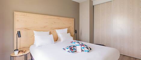 Grand Studio | Bureau, rideaux occultants, chambres insonorisées